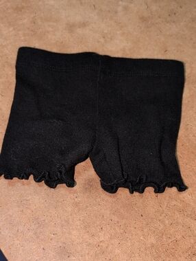 ❤️‍🔥10/$10❤️‍🔥 Baby Garanimals Black Ruffle Hem Shorts Size 3-6M